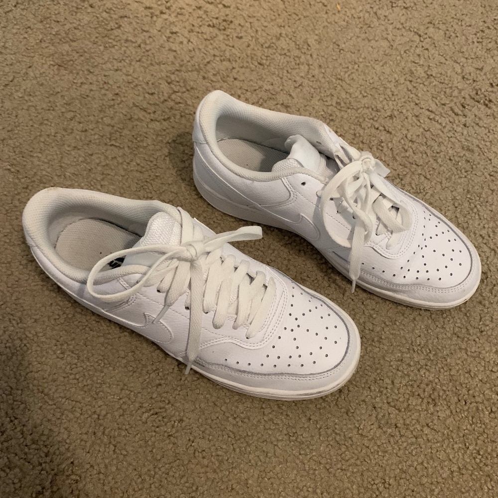 Nike Tennis Shoes